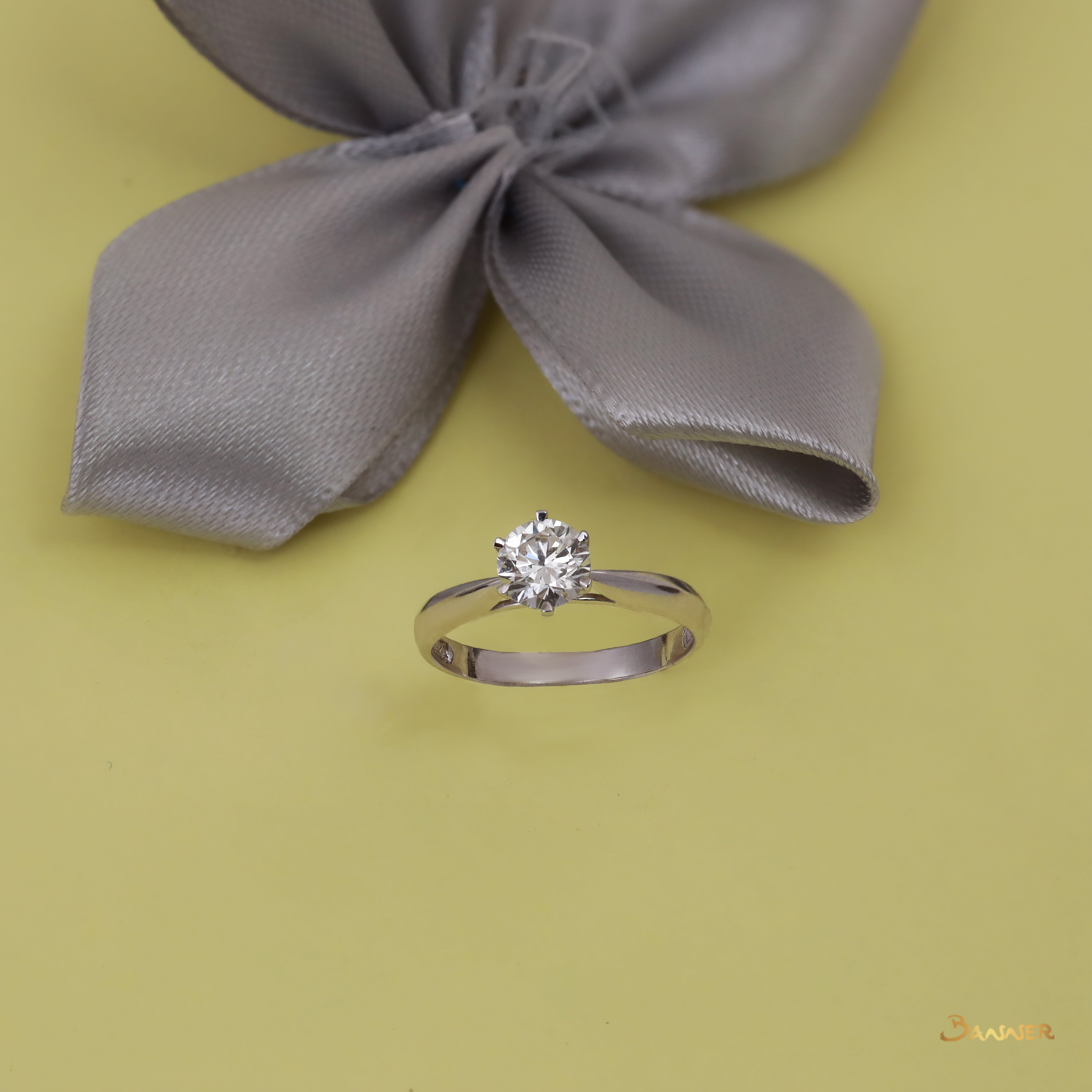 Diamond Tarpered Ring