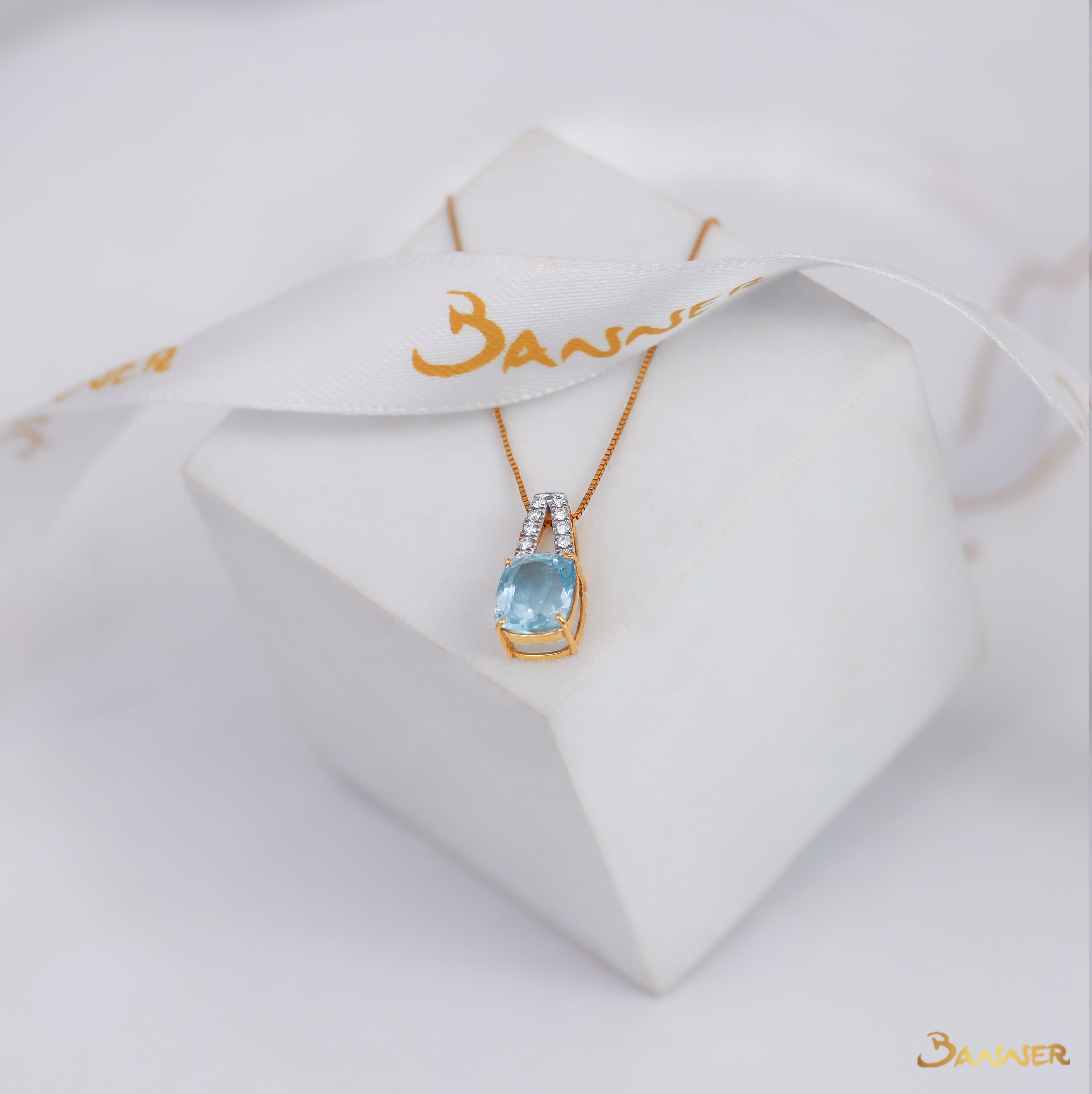 Cushion-cut Aquamarine and Diamond Pendant