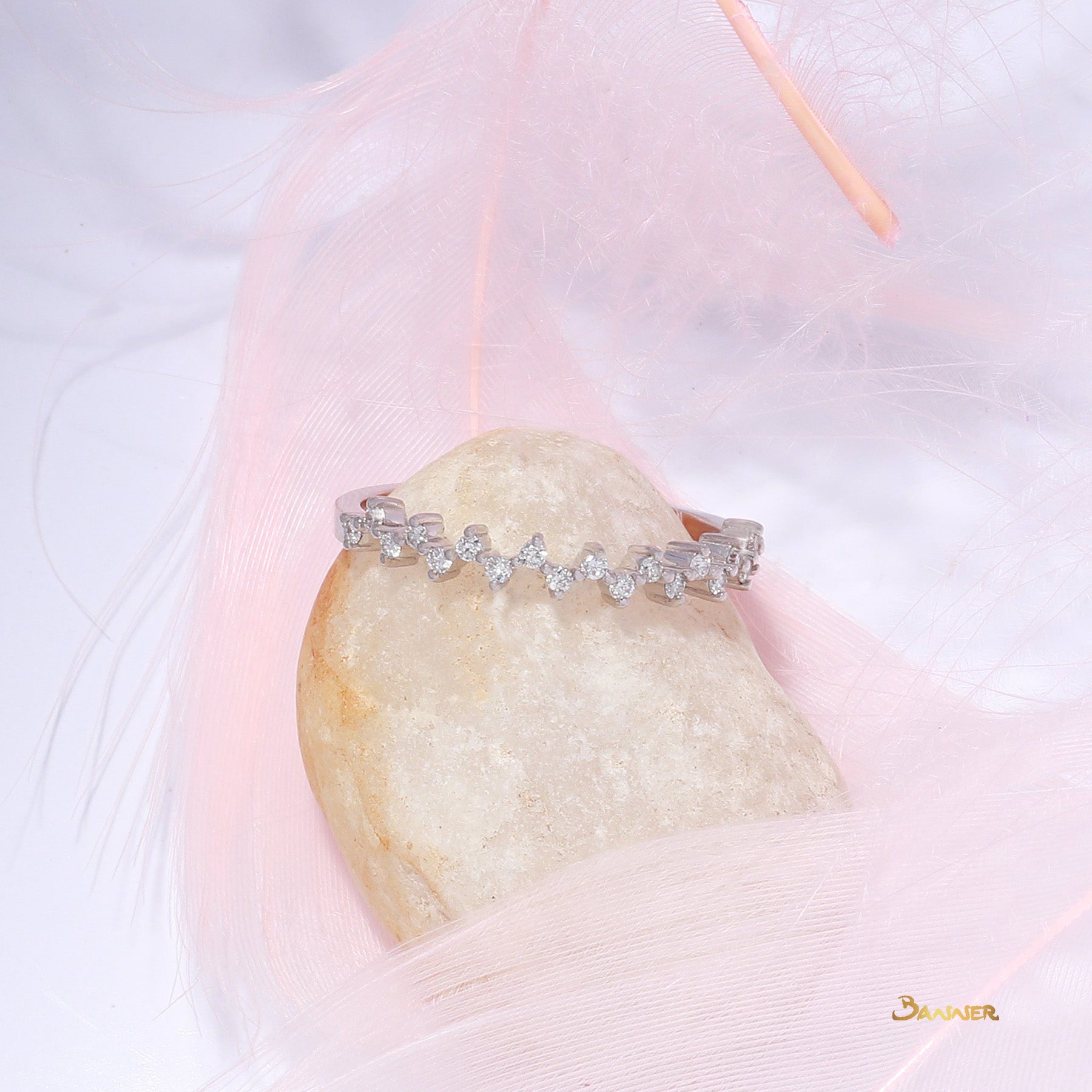 Diamond Zigzag Ring (B)