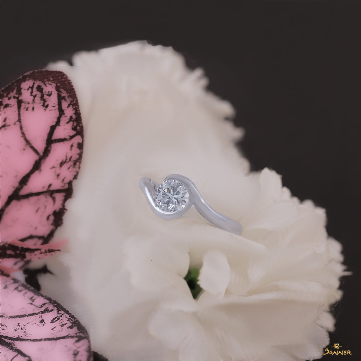 Diamond GIA 0.71 carats Bypass Ring