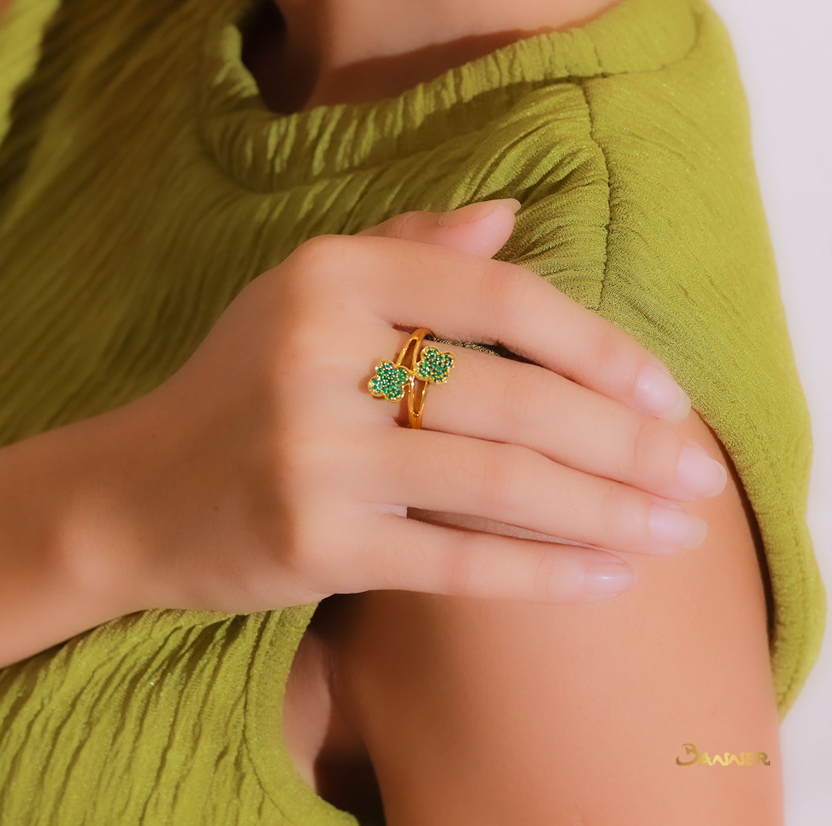 Emerald 2 Clover Ring