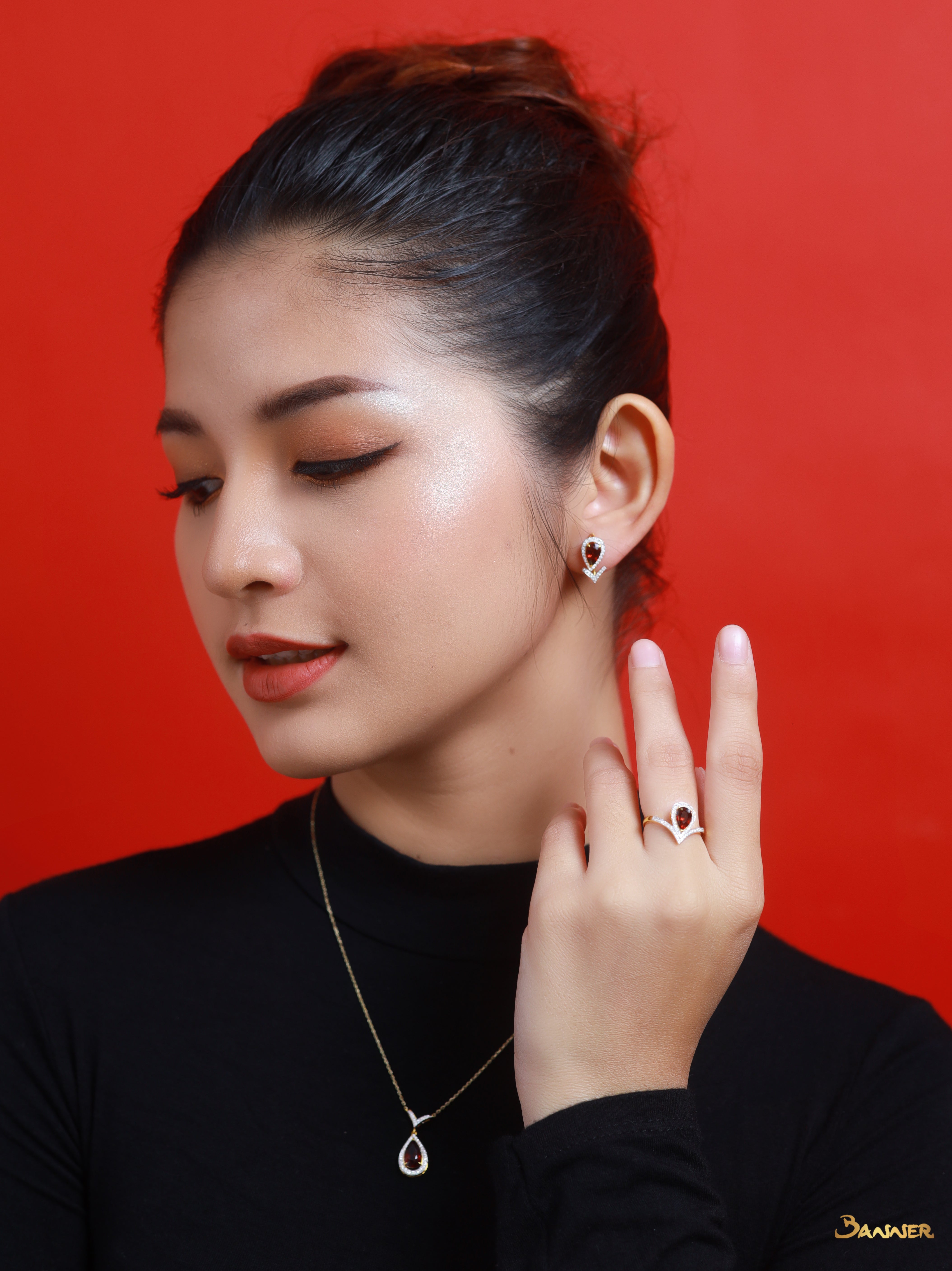 Pear-Shaped Garnet and Diamond Zest Set