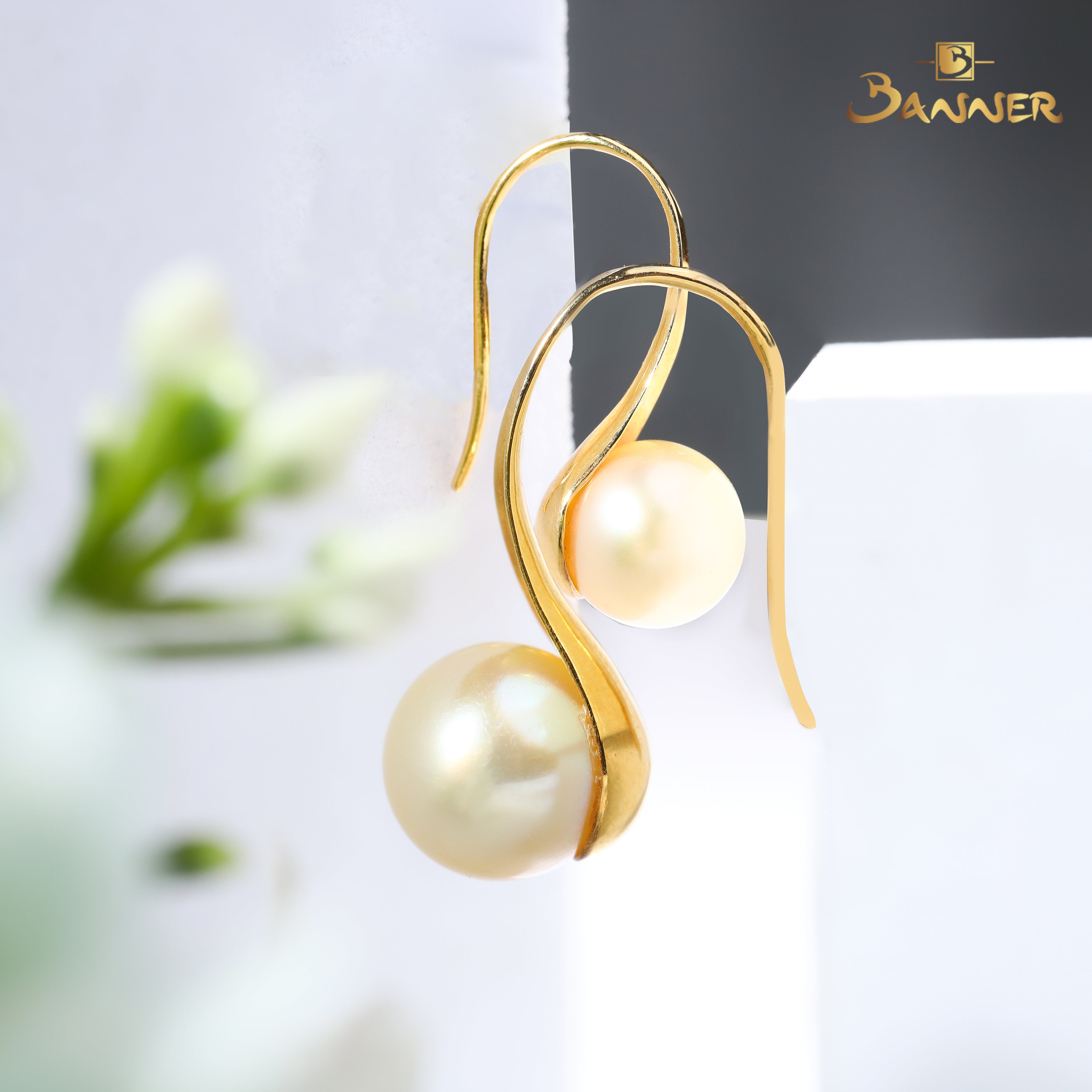 Zun Pearl Earrings