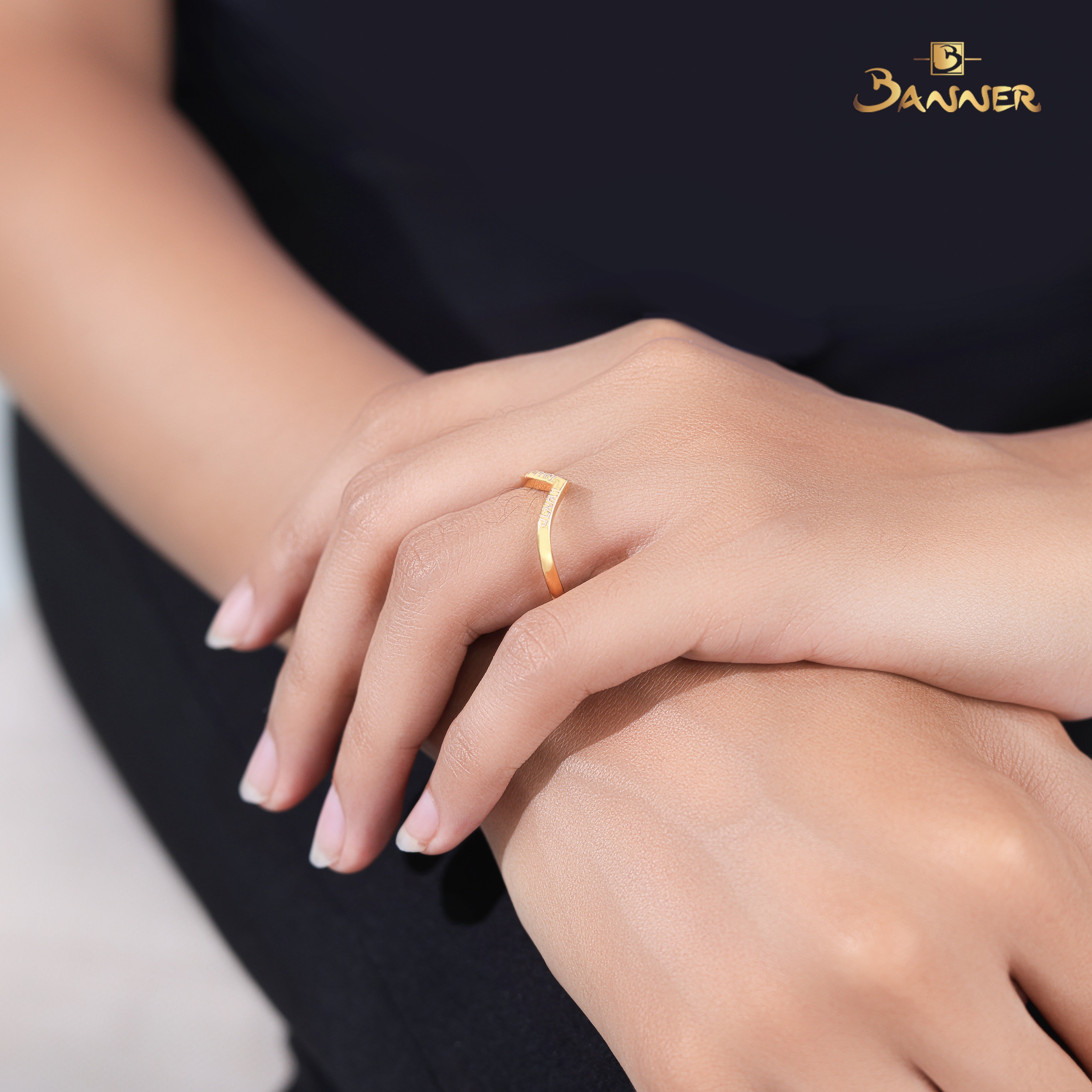 18k Yellow Gold V Shape Ring