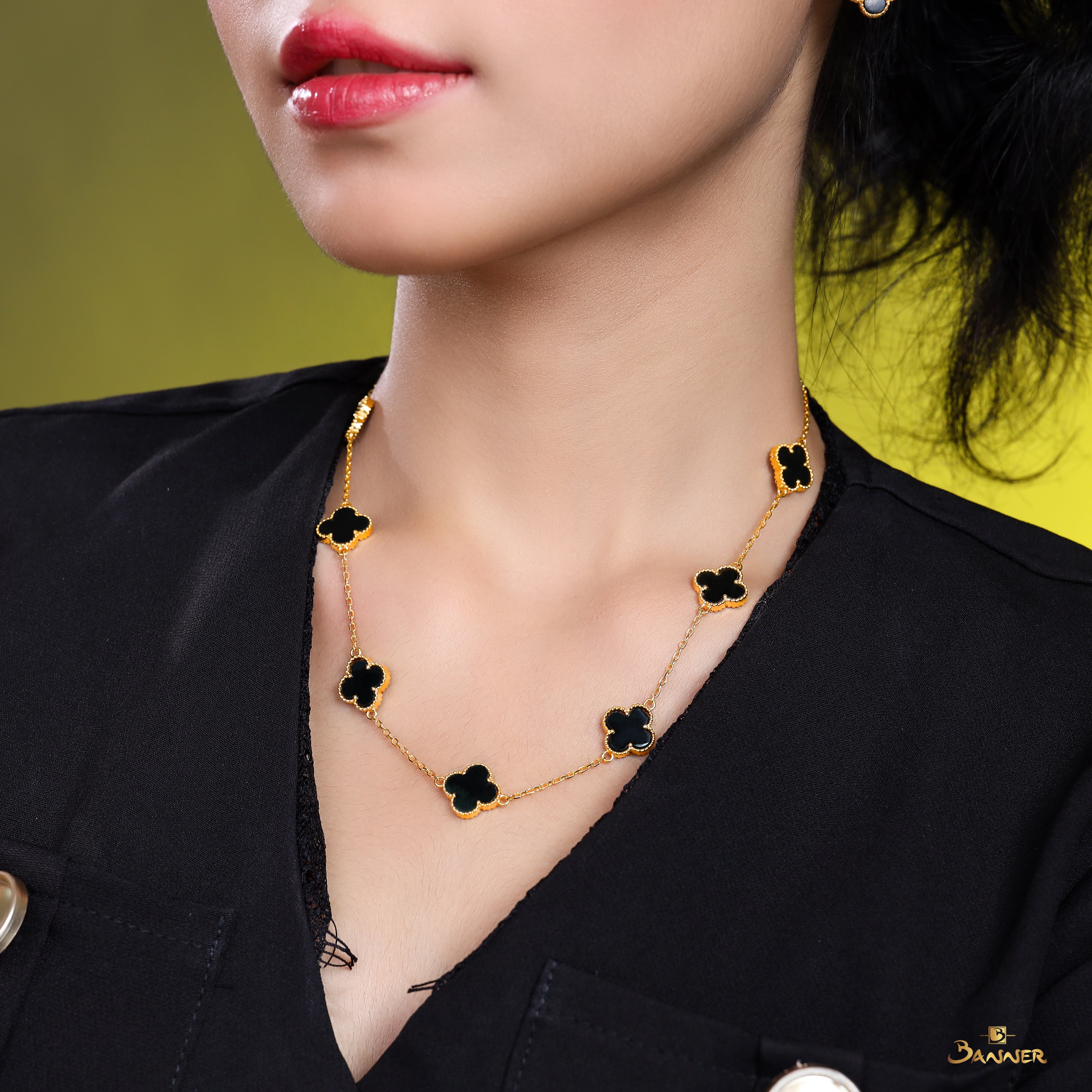 Black Jade Clover Necklace