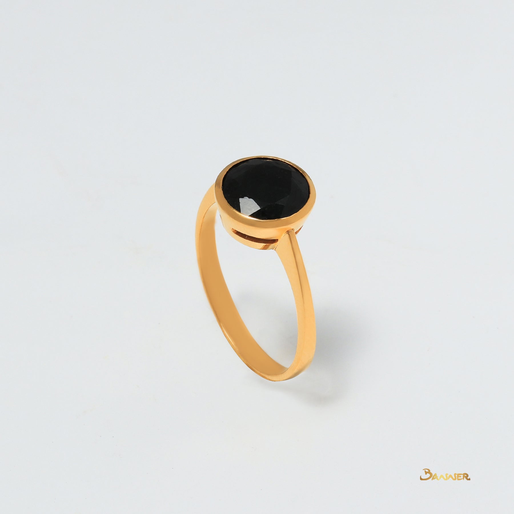 Round-cut Black Jade Ring