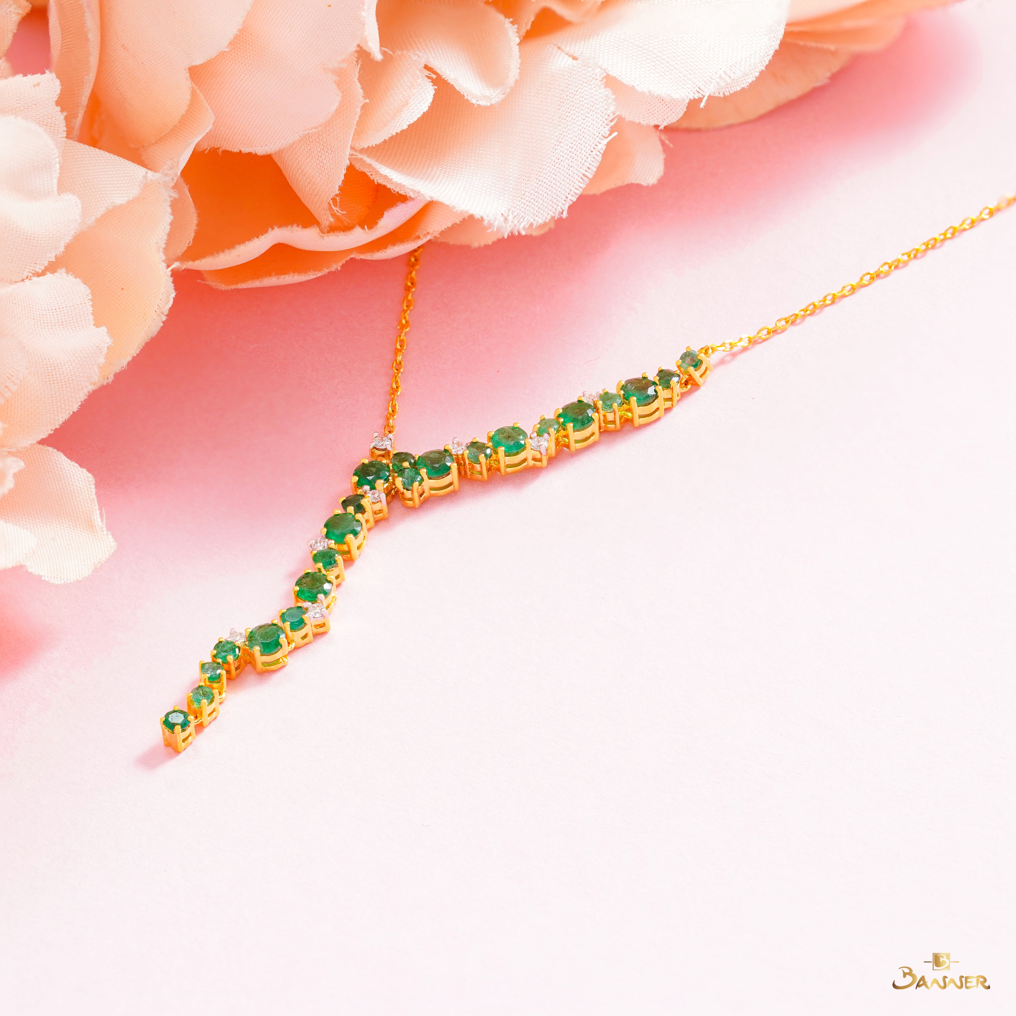 Emerald and Diamond Vines Necklace