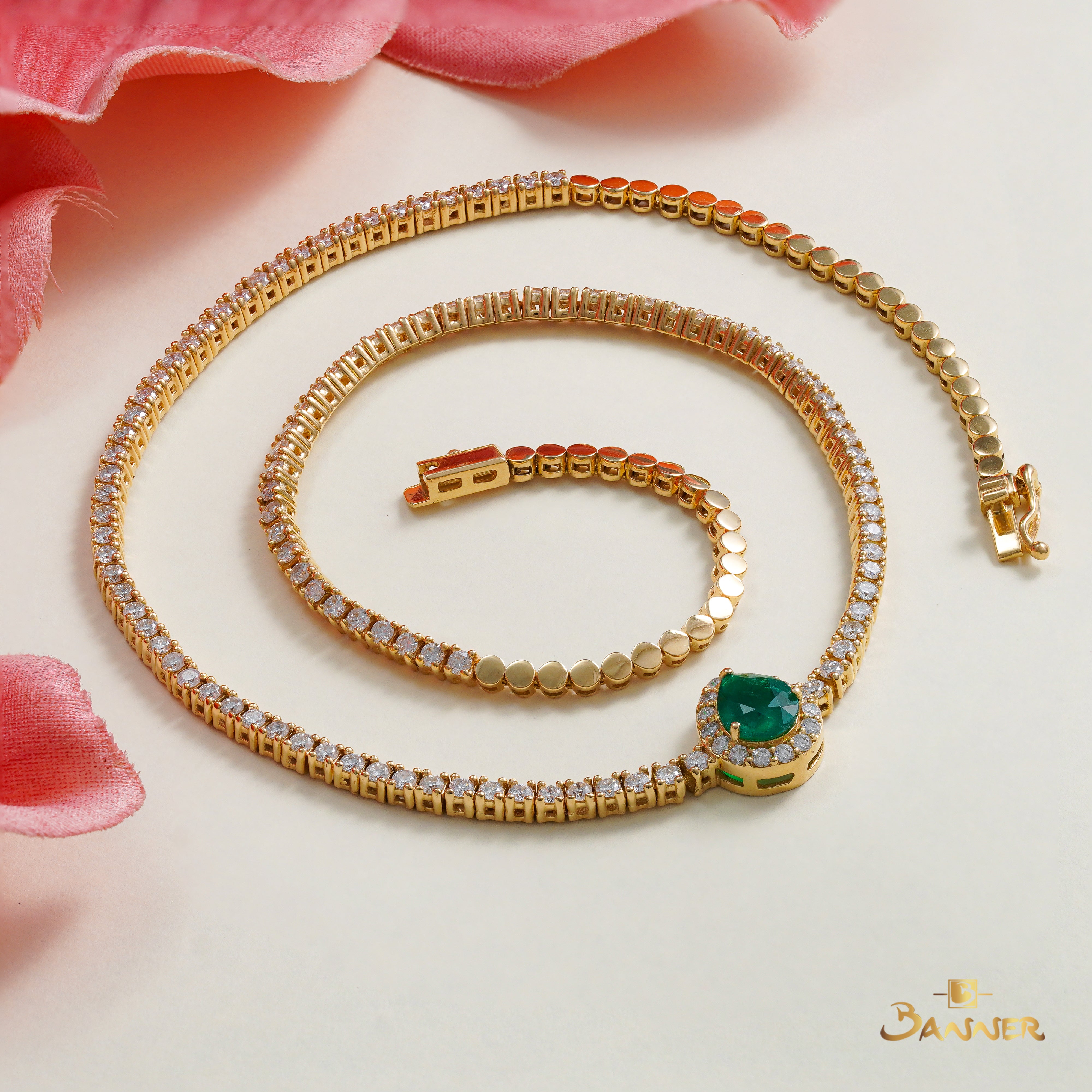 Pear-shaped Columbia Emerald & Diamond Choker