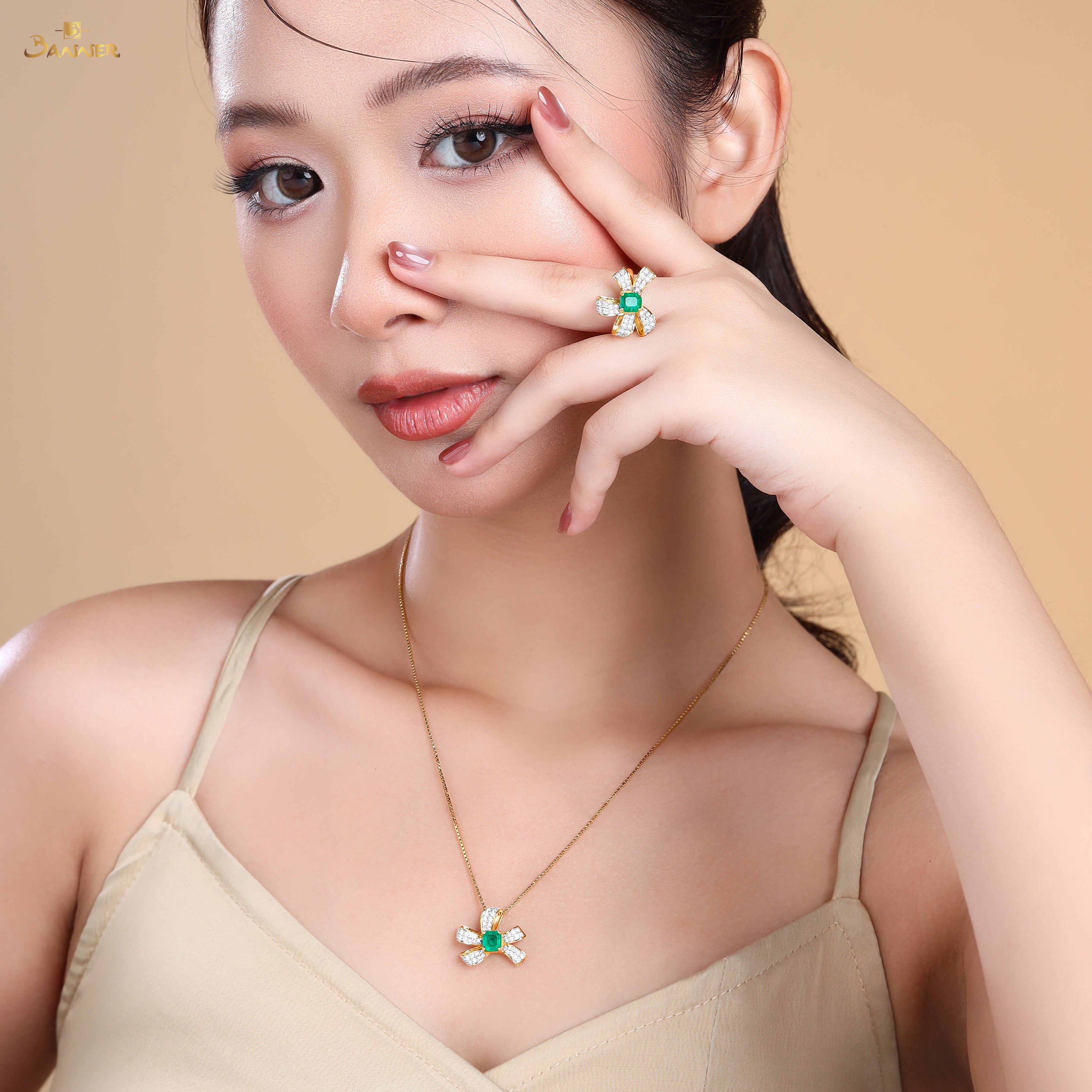 Columbia Emerald and Diamond Bow Set