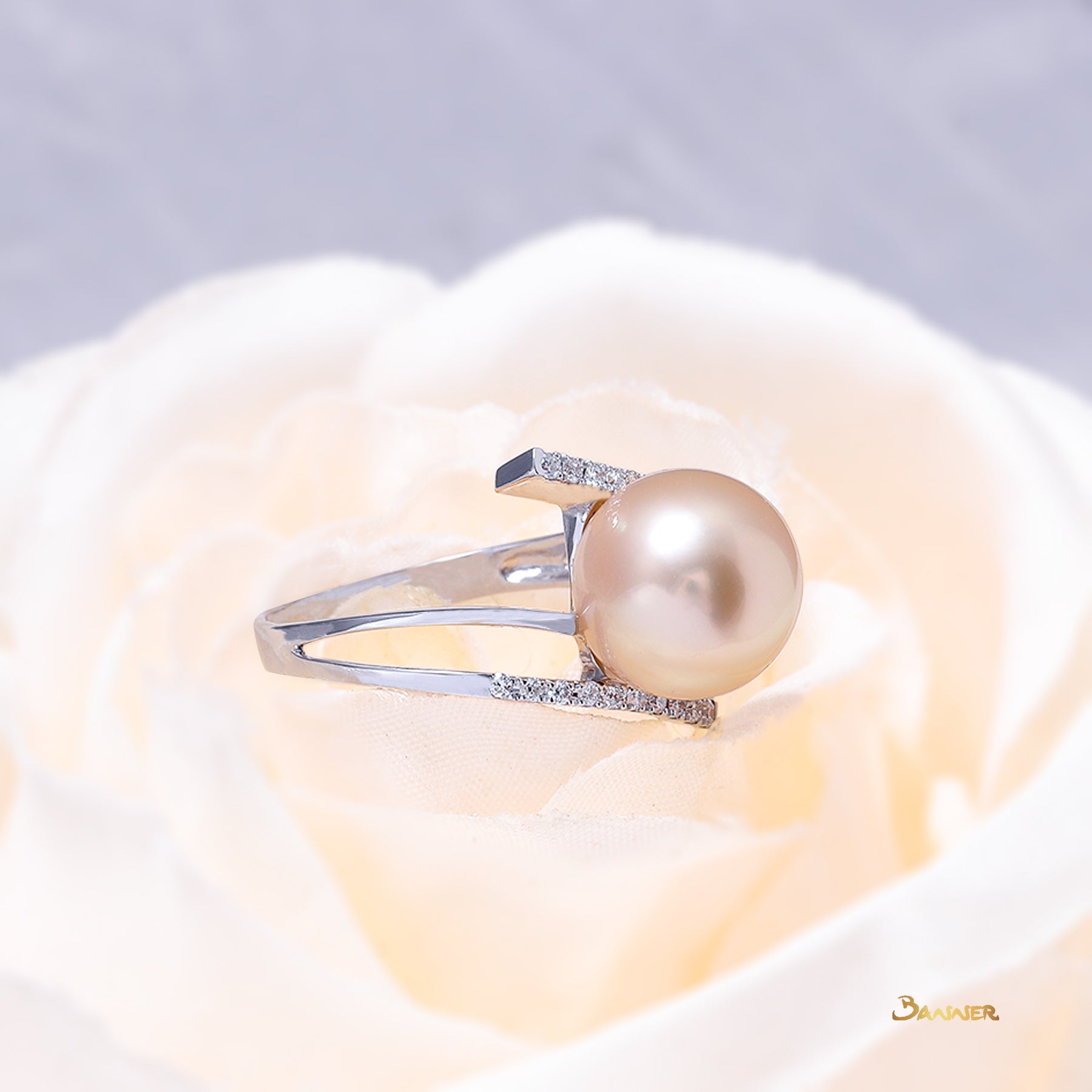 Pearl and Diamond Twist Ring