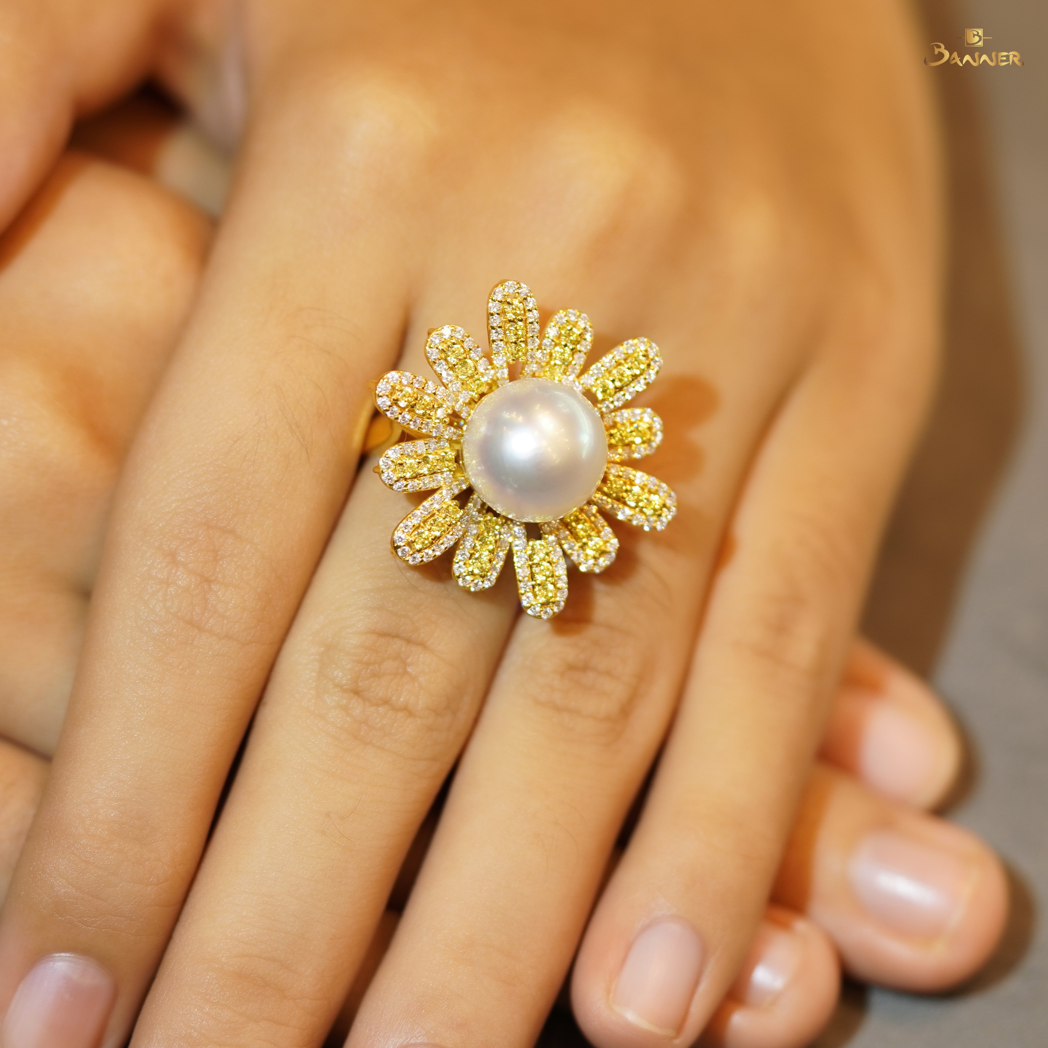 Pearl , Yellow Sapphire and Diamond Daisy 2-ways Ring / Pendant
