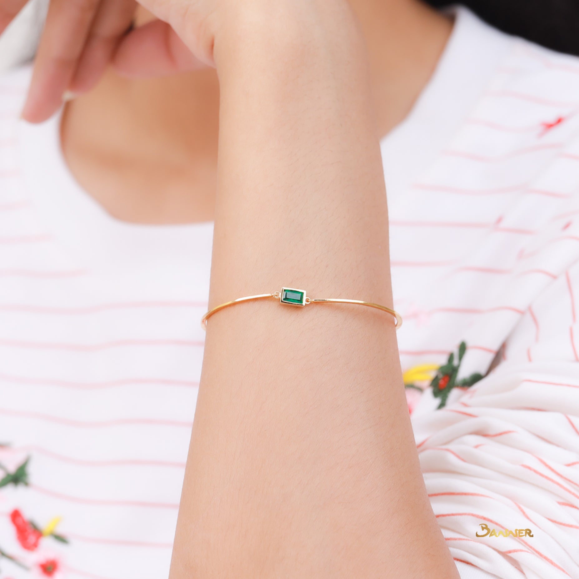 Emerald Solitaire Bracelet