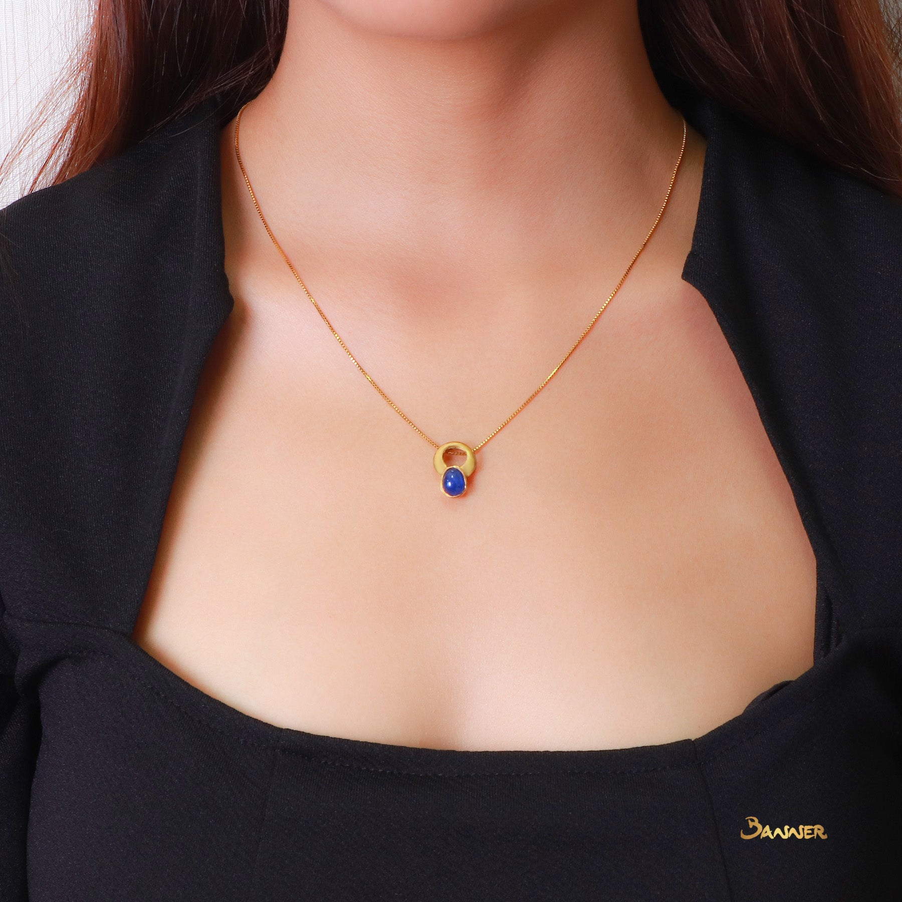 Sapphire Cobochon Pendant