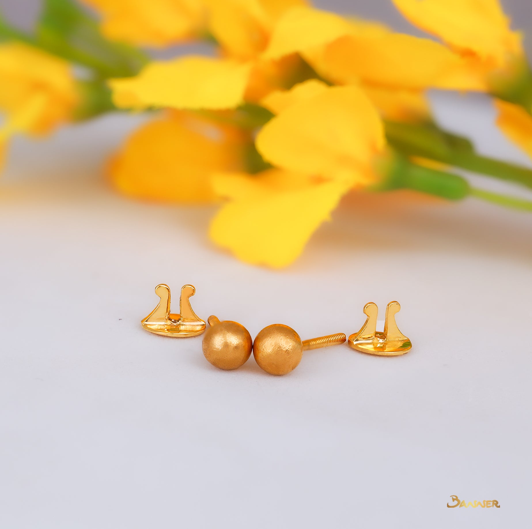 18k Yellow Gold Earth Earrings