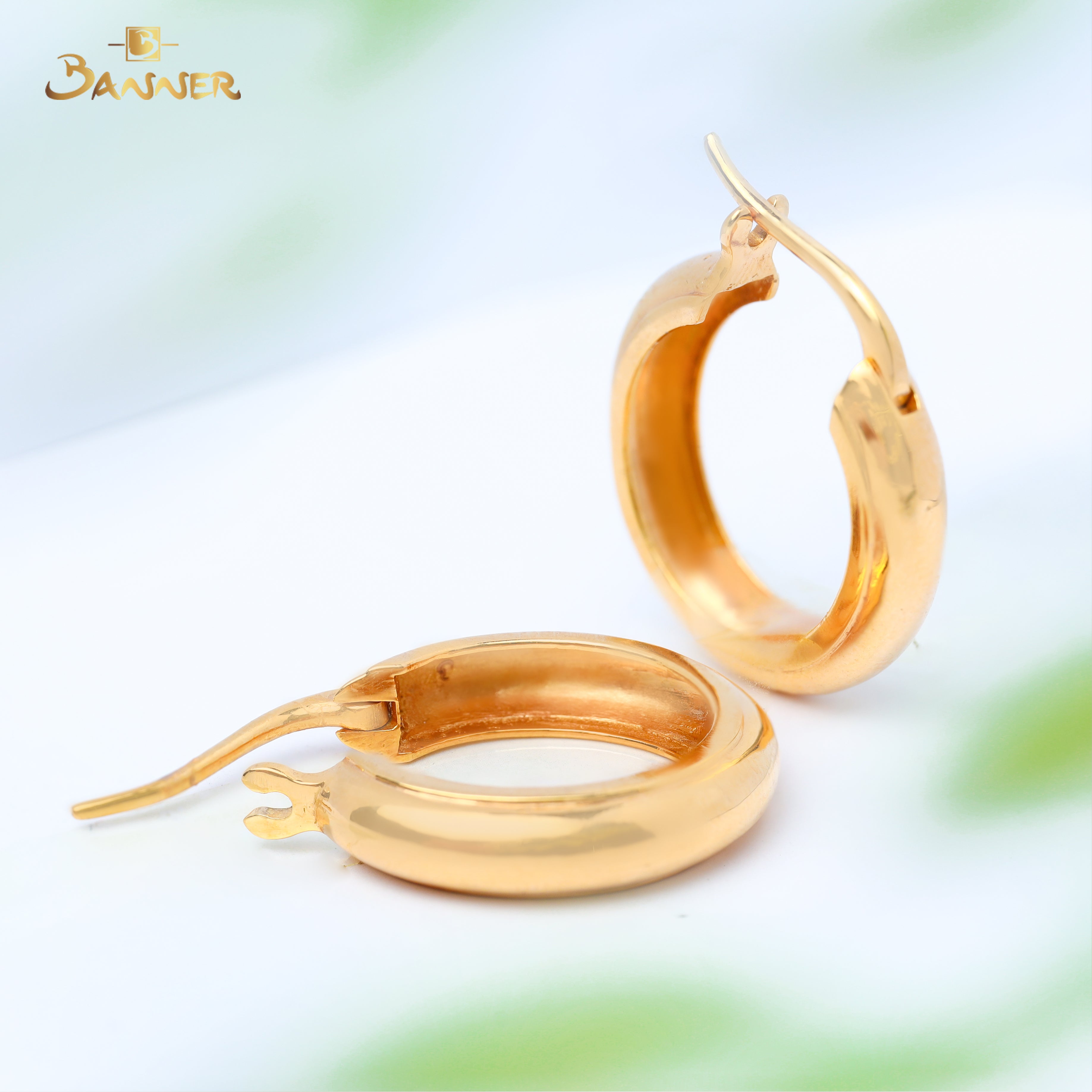18k Yellow Gold Huggie Earrings