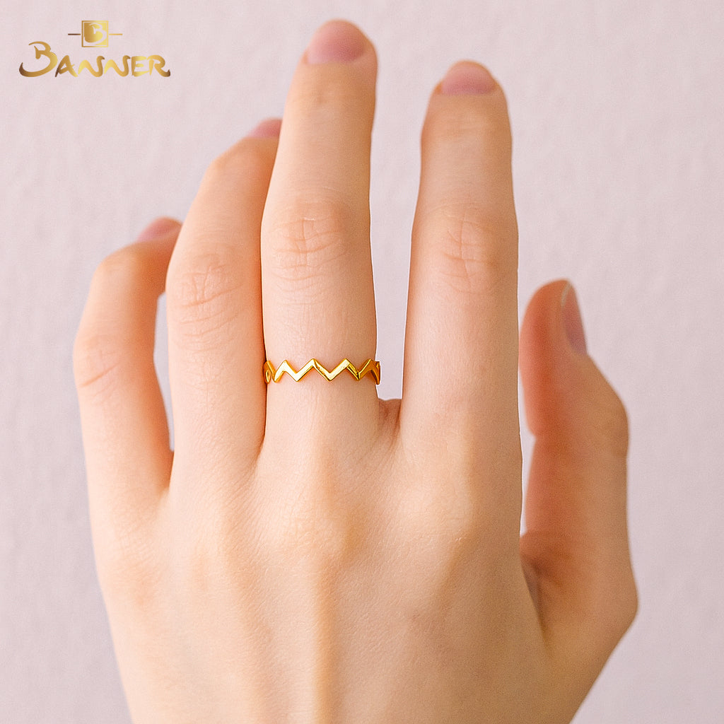 18k Yellow Gold Zig-Zag Ring