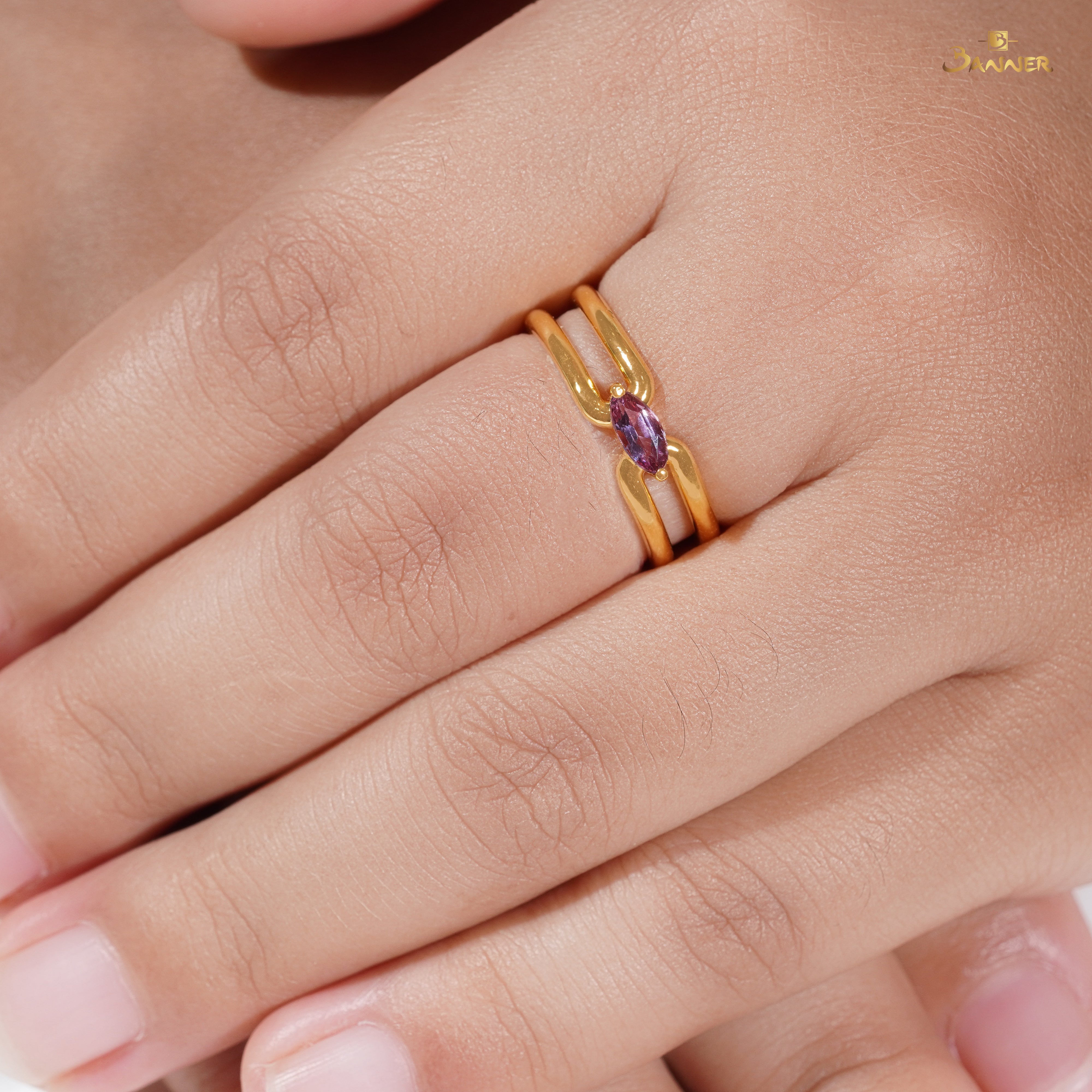 23K Gold and Spinel Double-Link Ring (Spinel Marquise)