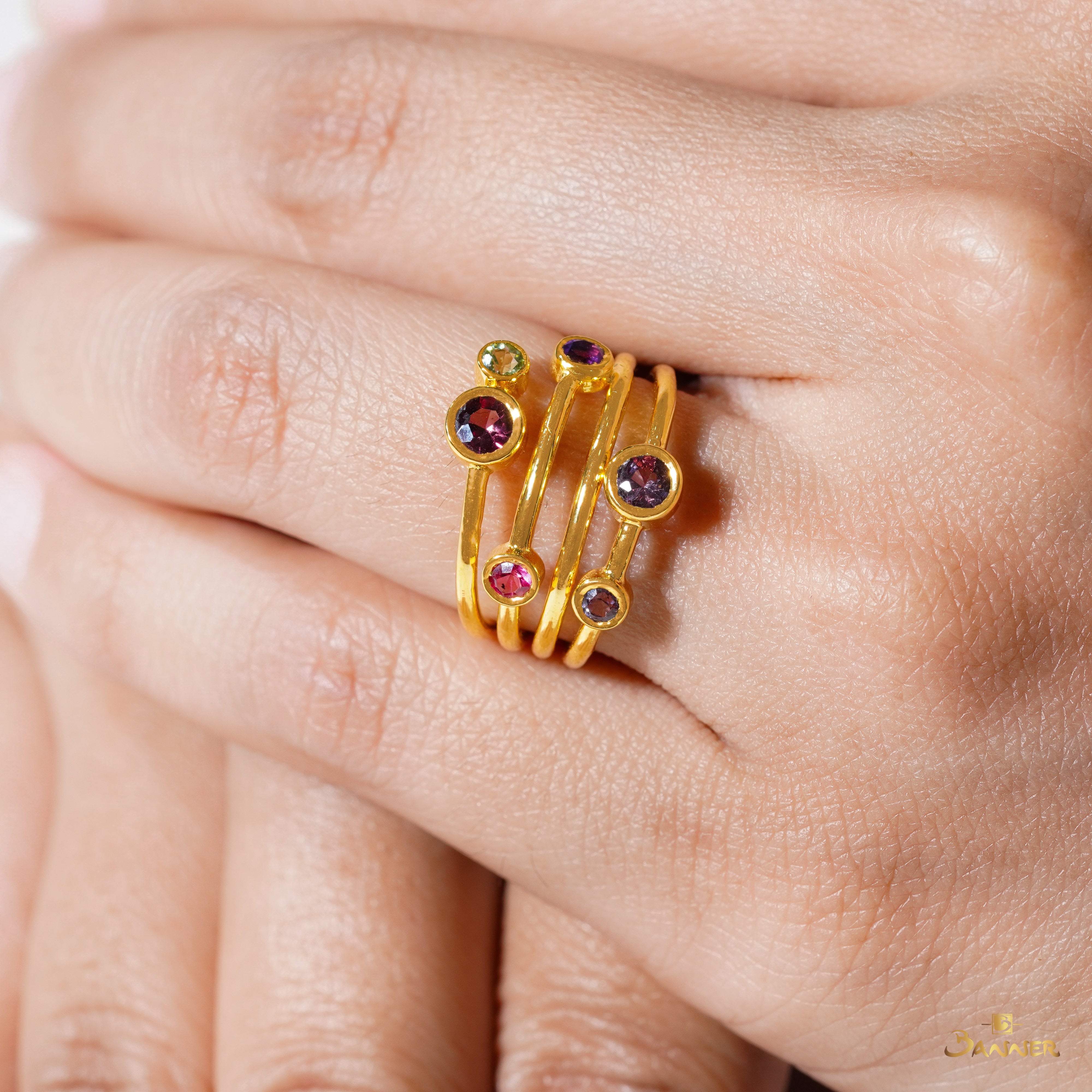 18K Gold and Spinel Spiral Ring