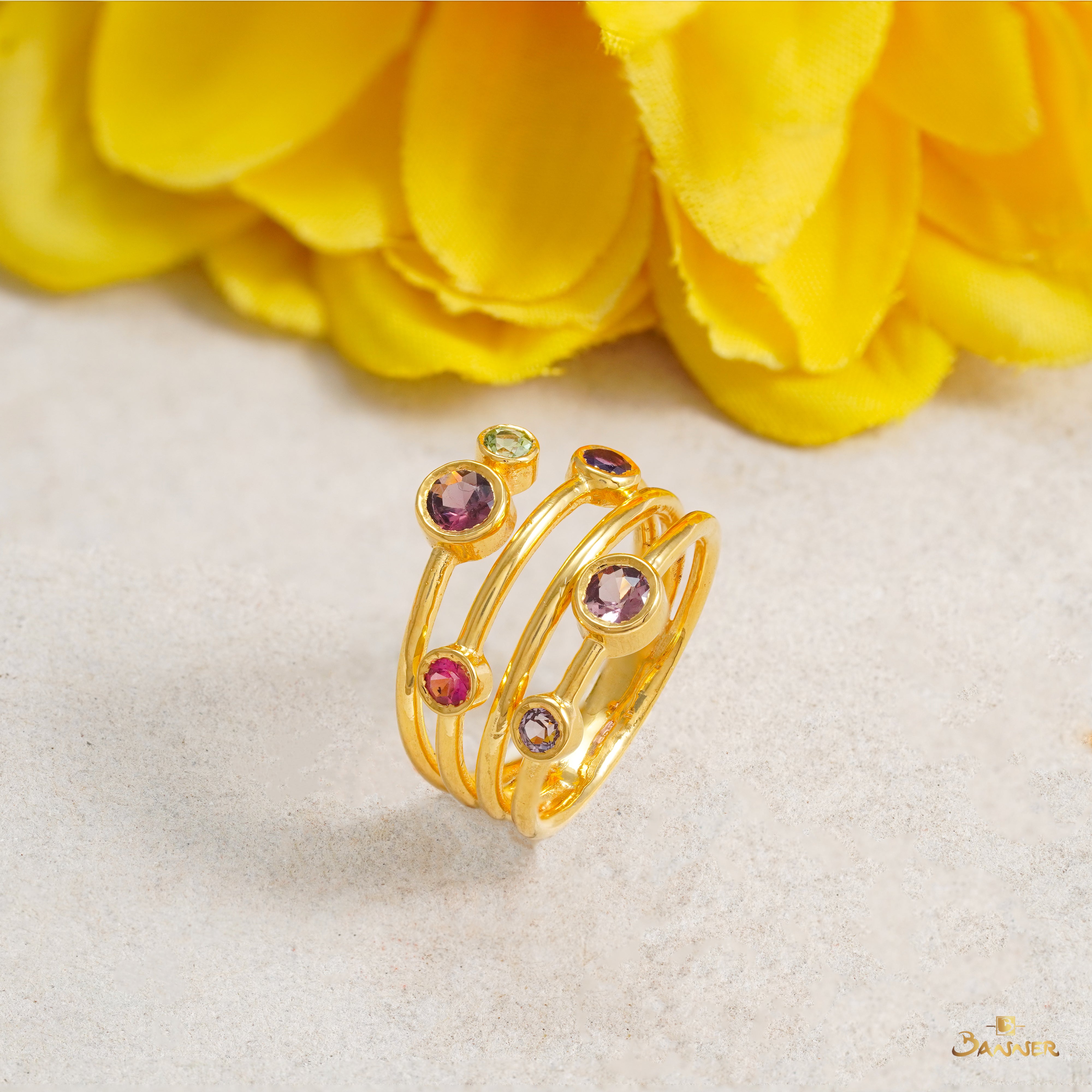 18K Gold and Spinel Spiral Ring