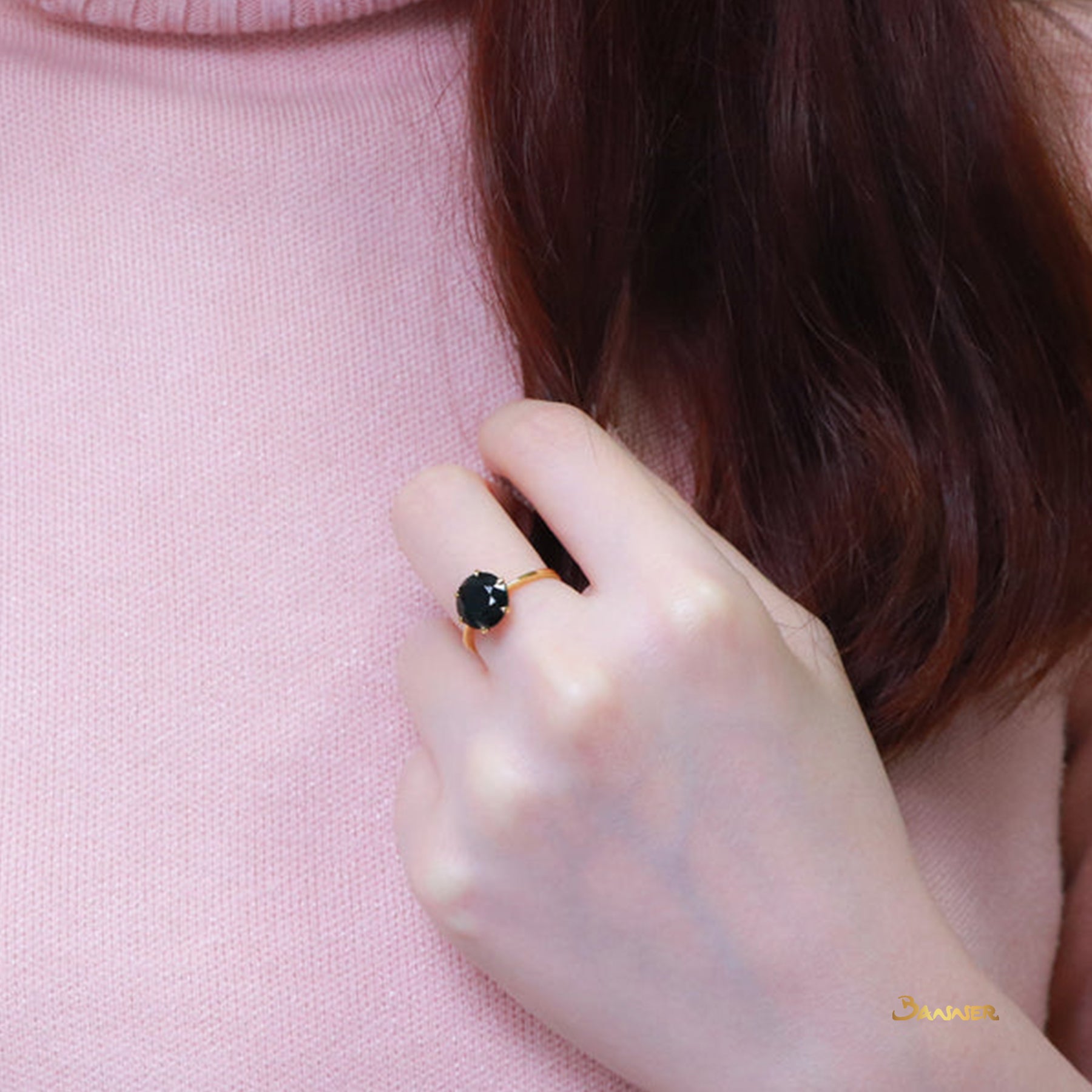 Round-cut Black Jade Ring