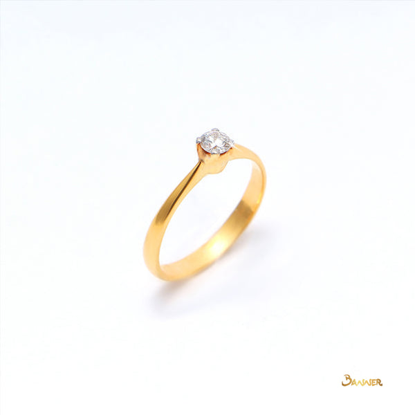 Diamond Solitaire Ring (0.13 ct. t.w.)